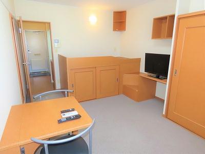 居室・リビング　ハイベッドタイプのお部屋です