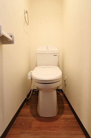 ＪＲ篠栗線 柚須駅 徒歩8分 2階建 築16年のトイレ写真