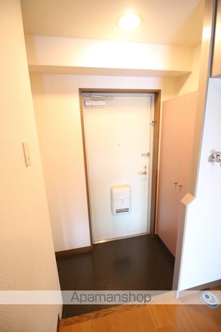 地下鉄谷町線 天満橋駅 徒歩7分 11階建 築31年の玄関写真
