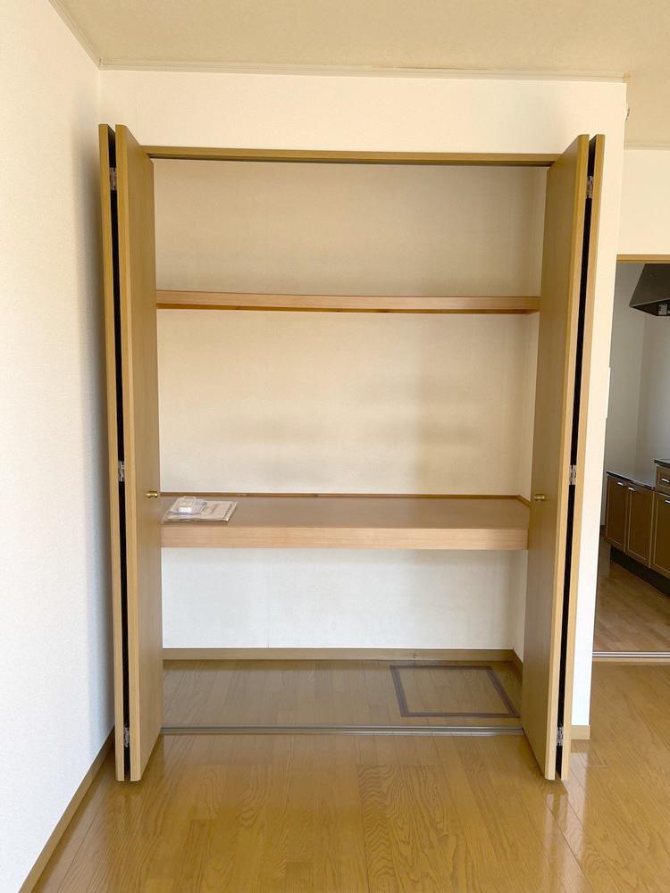 収納　同タイプ別室の写真です
