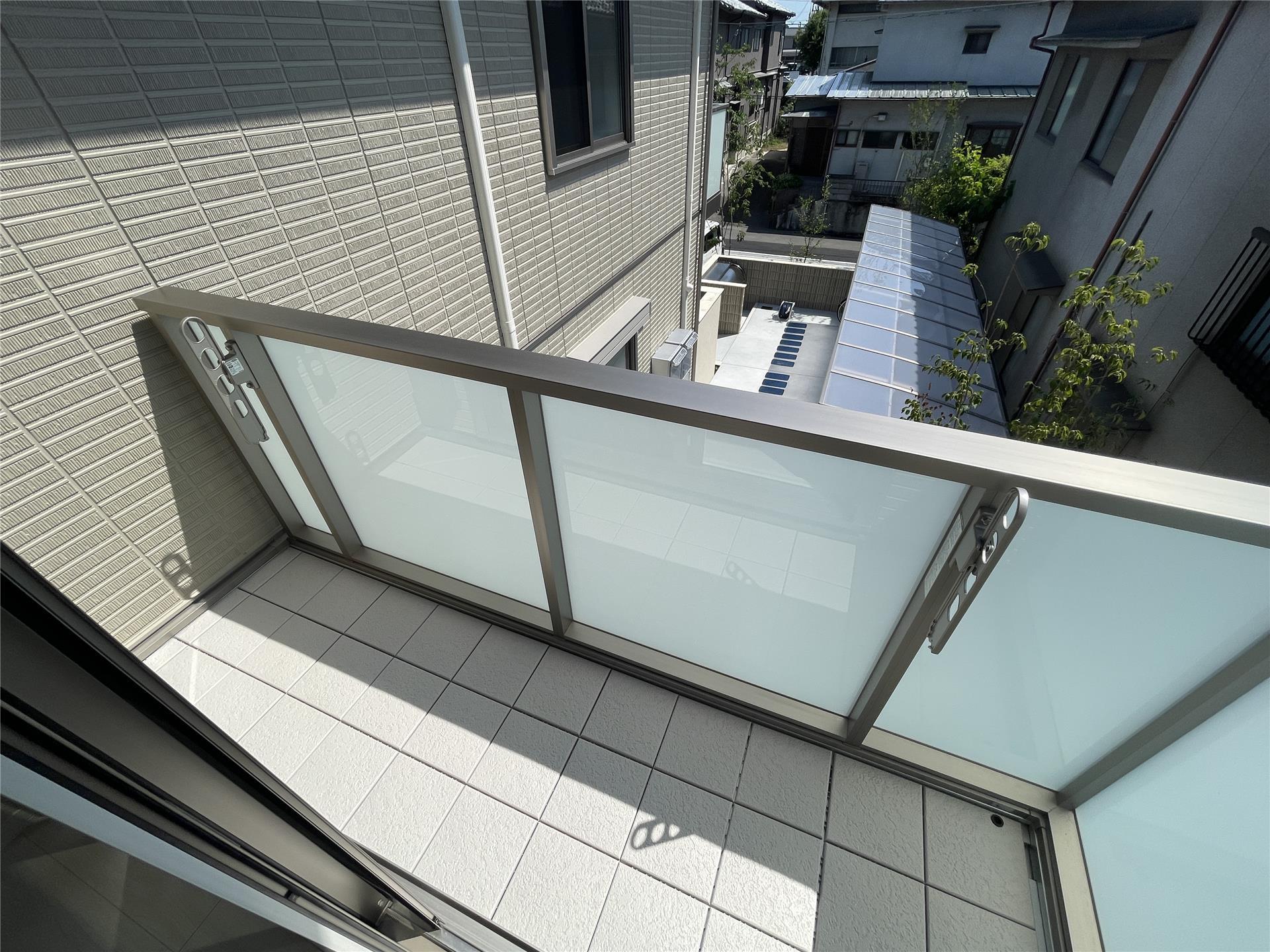 バルコニー　風通しも良好で気持ちよく洗濯物が乾きます！