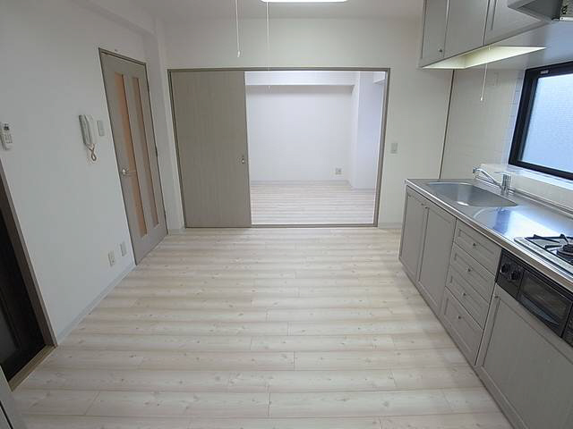 居室・リビング　写真は同マンションの別のお部屋のものです