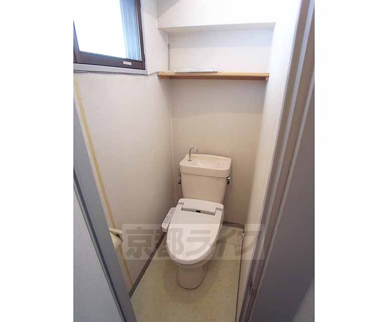 トイレ　ウォシュレット付です