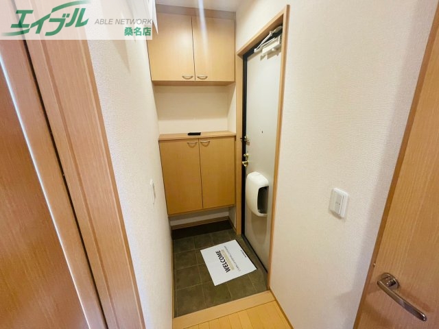 玄関　同物件反転タイプの画像です