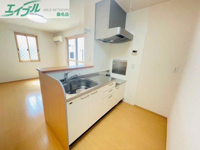 キッチン　同物件反転タイプの画像です