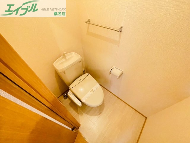 トイレ　同物件反転タイプの画像です
