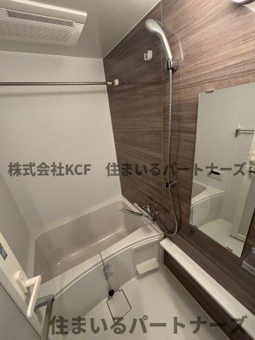 バス・シャワールーム　コンパクトで使いやすいお風呂です