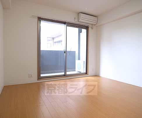 居室・リビング　実際のお部屋ではありません