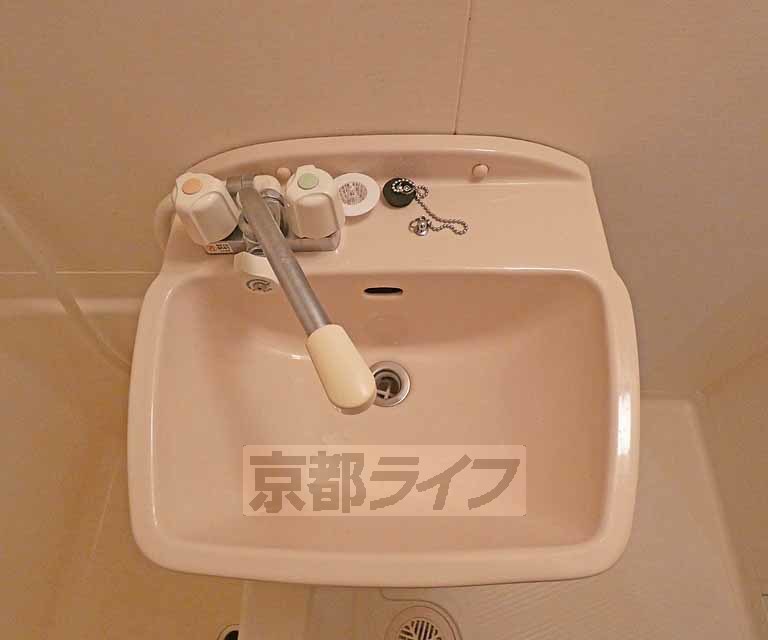 洗面設備　洗面台です