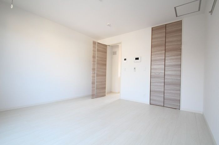 居室・リビング　8.3帖のフローリングのお部屋です★