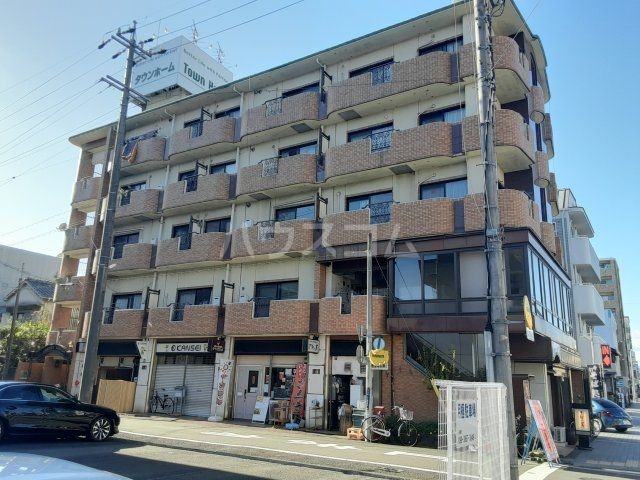静岡市葵区川辺町のマンションの建物外観