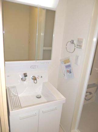 洗面設備　★シャワー付き独立洗面台★