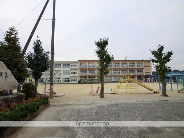 小学校　日高小学校（小学校）まで5928m