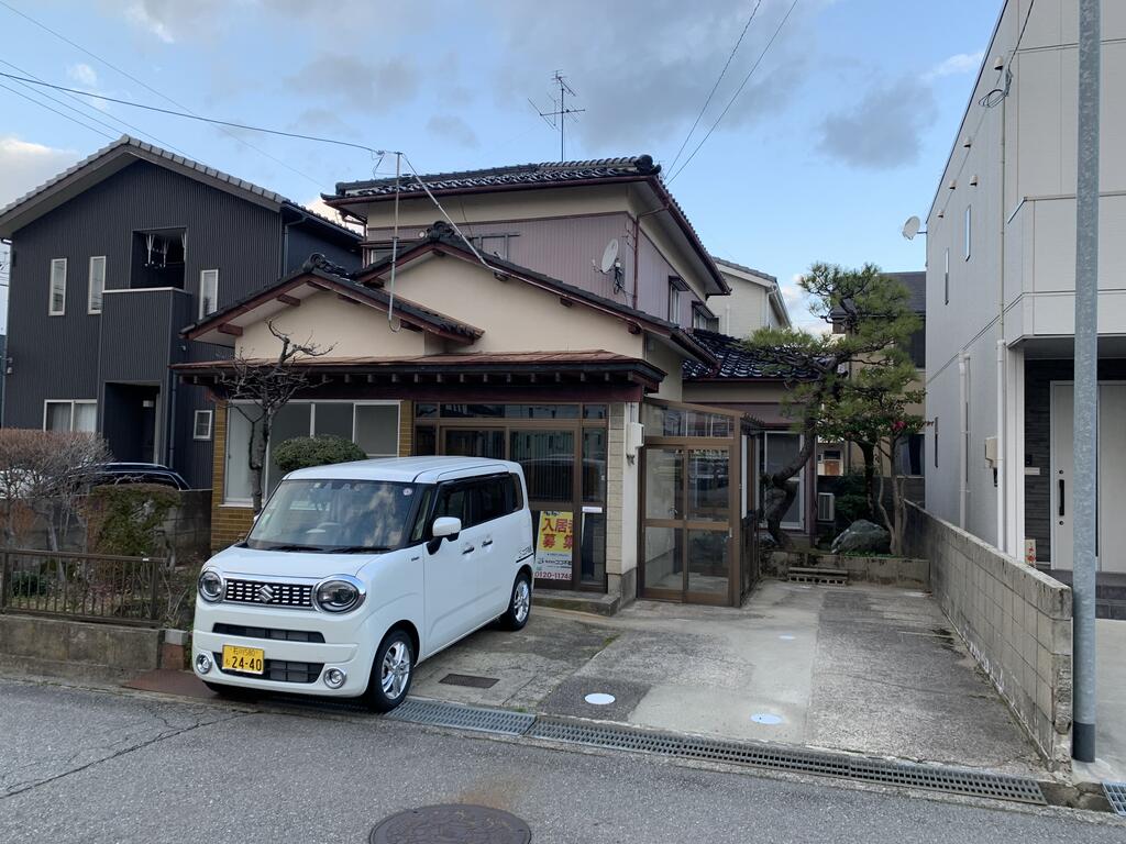 塩田貸家の建物外観