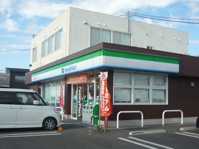 コンビニ　ファミリーマート川内原田町店（コンビニ）まで450m