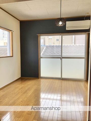 ヴェレッザ千草の居間写真