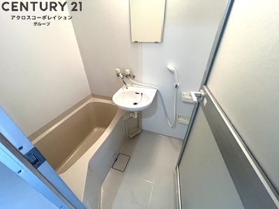 バス・シャワールーム　シンプルなお風呂です。