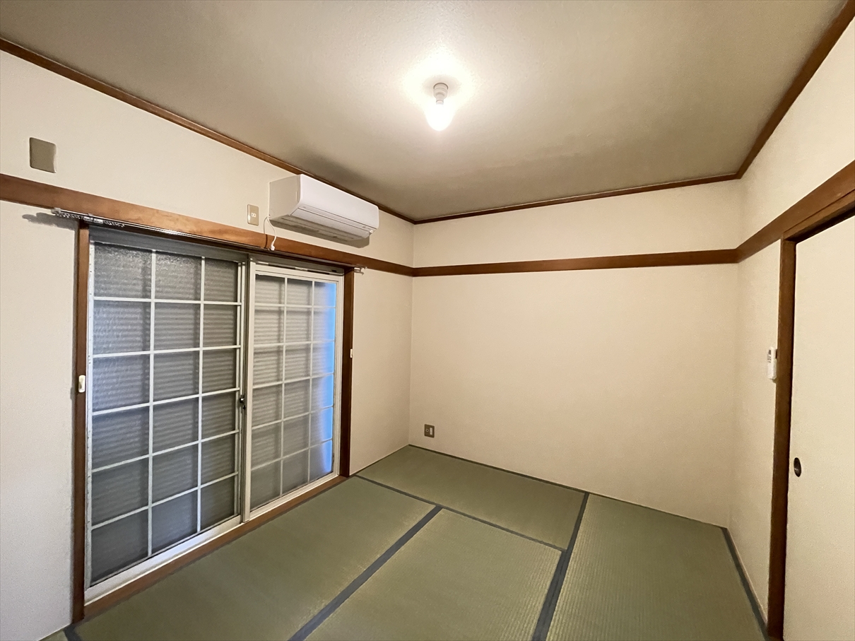 居室・リビング　落ち着いた雰囲気の和室6帖・日当たり良好です