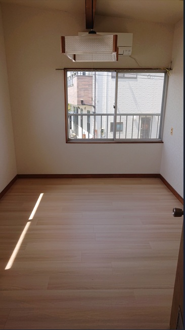 渋井戸建て貸家の居間写真