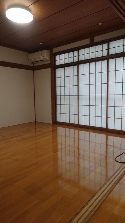 渋井戸建て貸家の居間写真