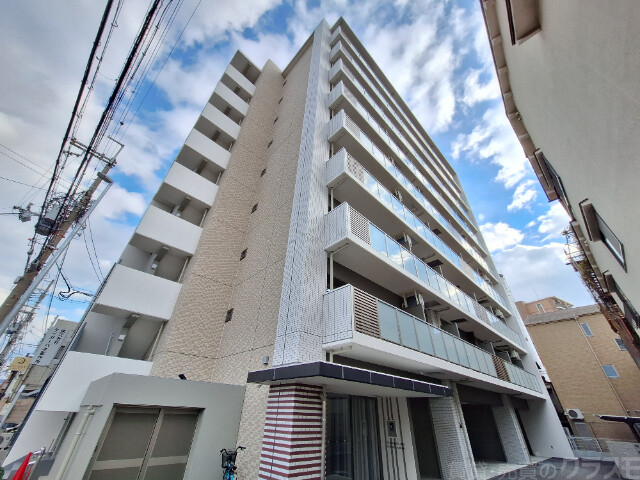 東大阪市長堂のマンションの建物外観