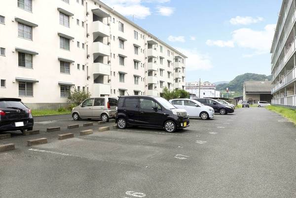 【ビレッジハウス広田1号棟の駐車場】