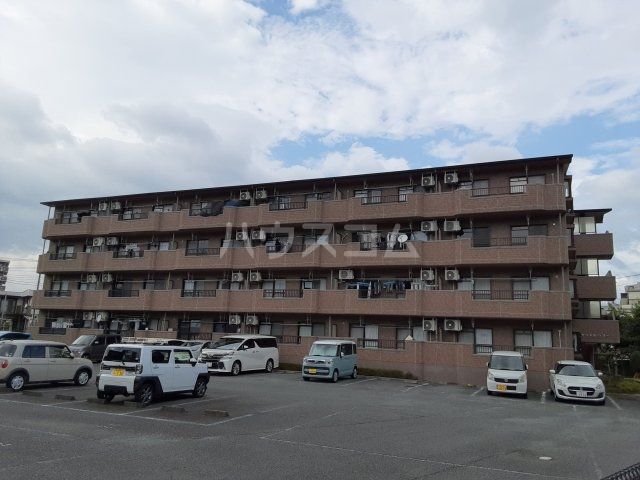 【富士市水戸島本町のマンションの建物外観】