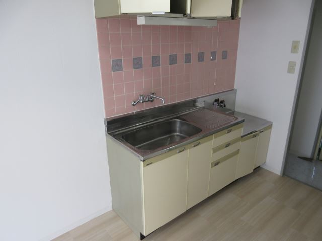 キッチン　キッチン周りも広々です！