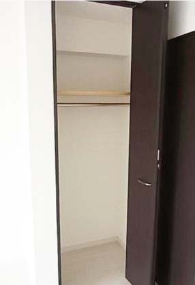 収納　★ハンガーラック付き、上部収納も有り★