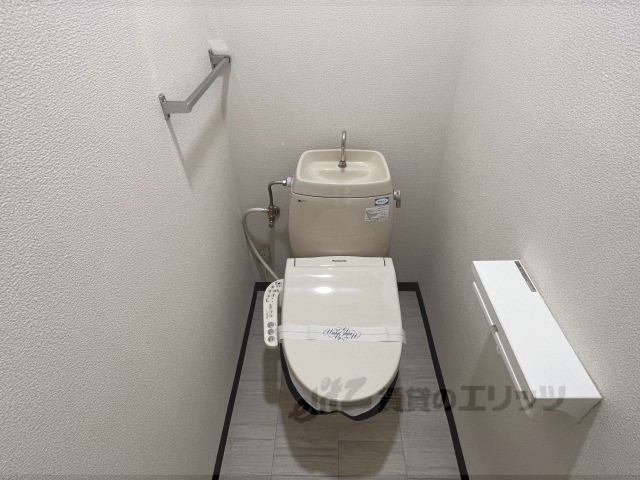 【アメニティ椥辻１のトイレ】
