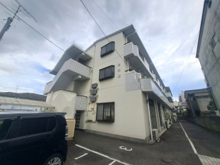 松山市昭和町のマンションの建物外観