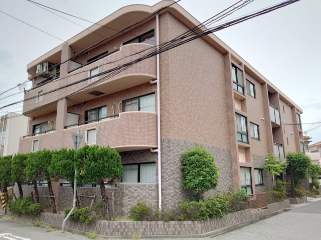 兵庫県伊丹市中野東１（マンション）の賃貸物件の外観