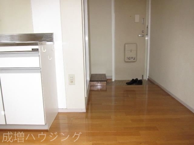 居室・リビング　別部屋参考写真となります