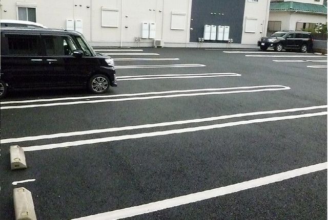 【パティオ　IIの駐車場】