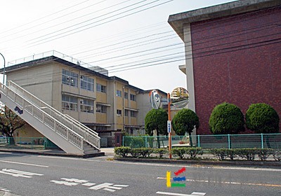 【ドミール医大北Ｂの小学校】