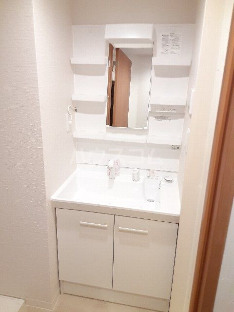 【市川市堀之内のマンションの洗面設備】