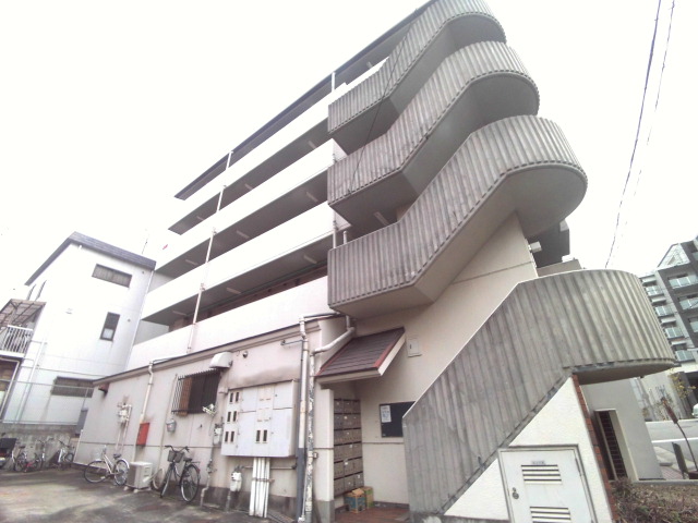 神戸市東灘区御影塚町のマンションの建物外観