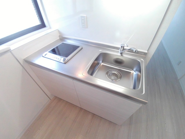 キッチン　お料理のし易いIHコンロ付きの広いキッチン