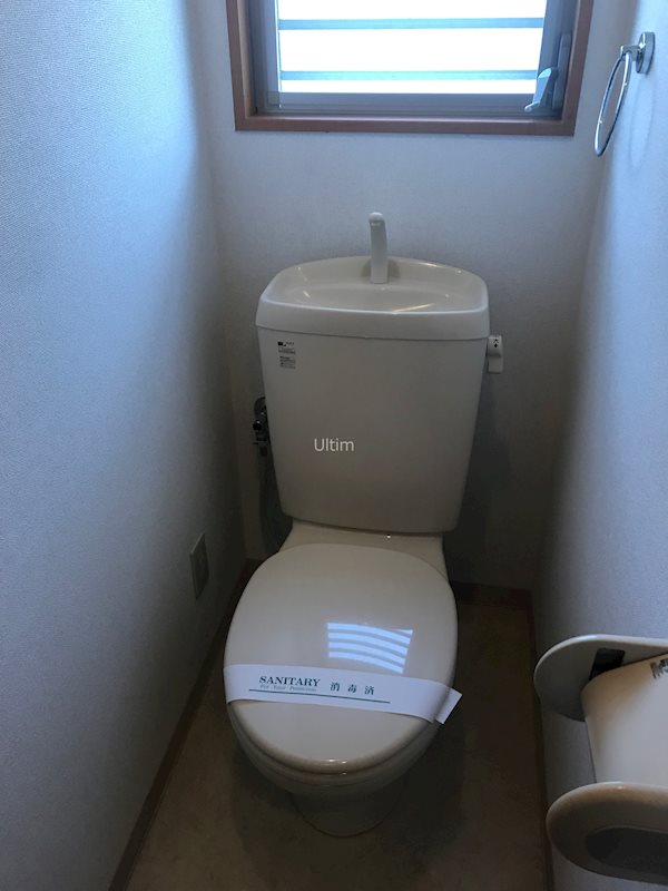 トイレ　違うお部屋の写真です。ご参考までに