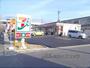 コンビニ　セブンイレブン伏見下鳥羽但馬町（コンビニ）まで750m