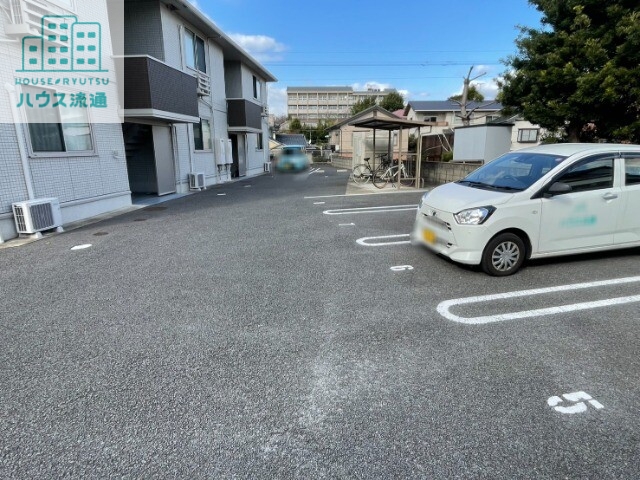 【大村市久原のアパートの駐車場】