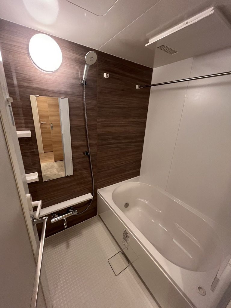 バス・シャワールーム　バス