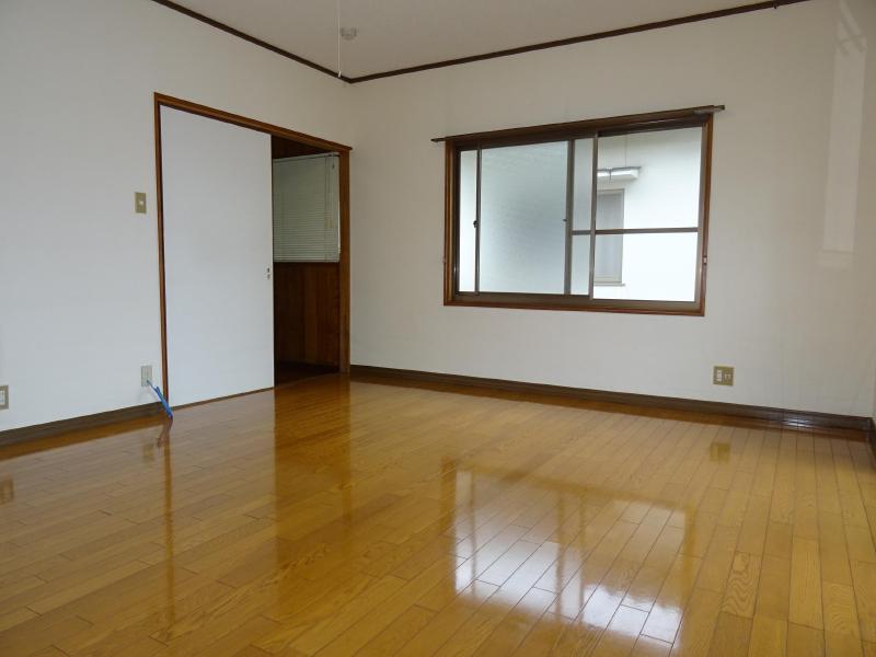 その他部屋・スペース　洋室10畳あります！