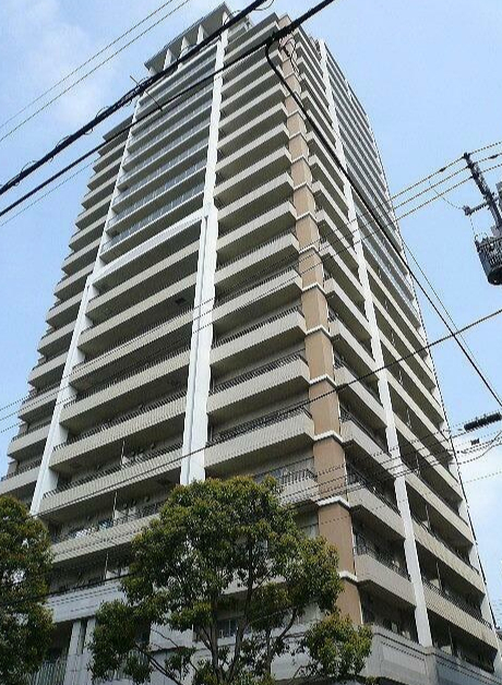 【新宿区東五軒町のマンションの建物外観】