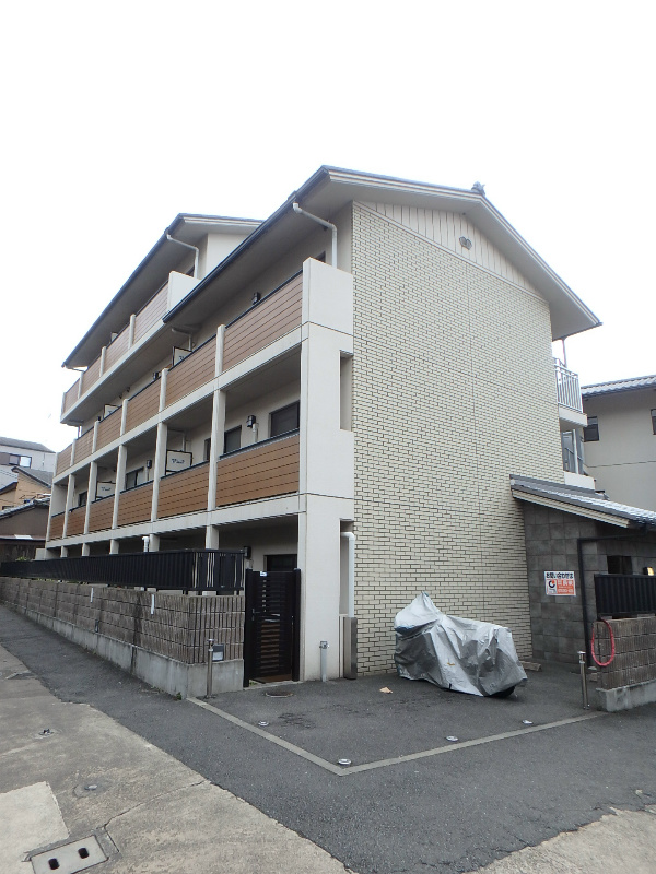 ドミール東山の建物外観