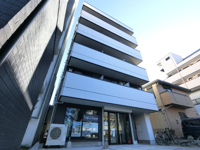 【グランフェリオ本町の建物外観】