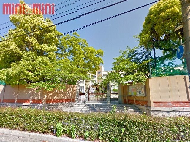 【エスリード新神戸の小学校】