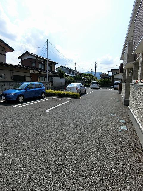 【サン　ヴィレッジの駐車場】