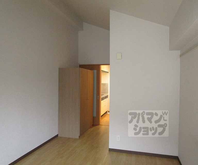 居室・リビング　２０３号室の写真です。