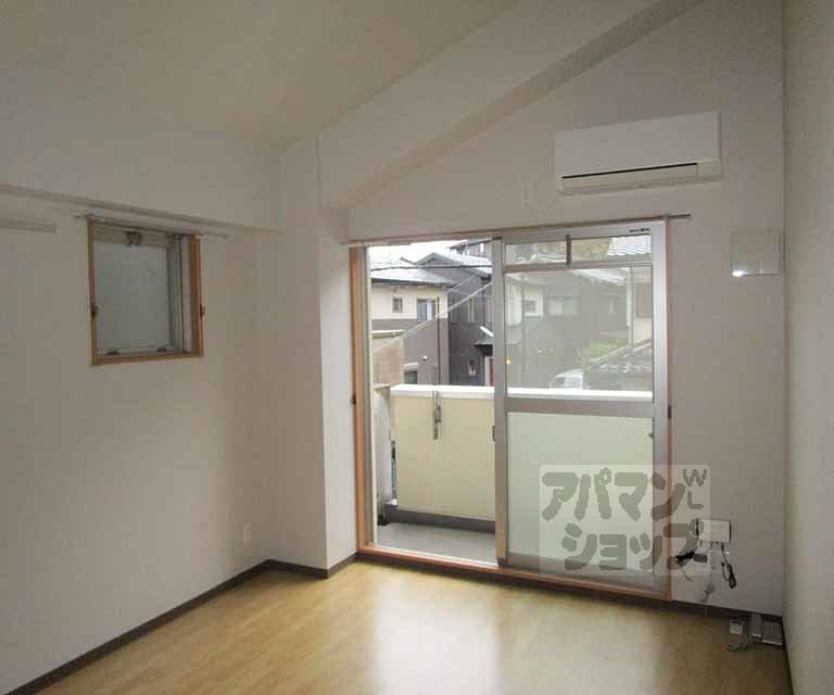 居室・リビング　２０３号室の写真です。